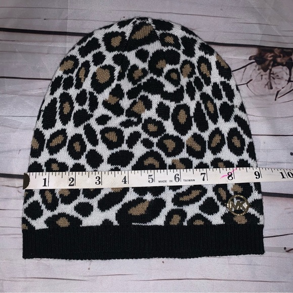 Michael Kors Leopard Cheetah Print Beanie Knitted Hat NWOT - Picture 6 of 9